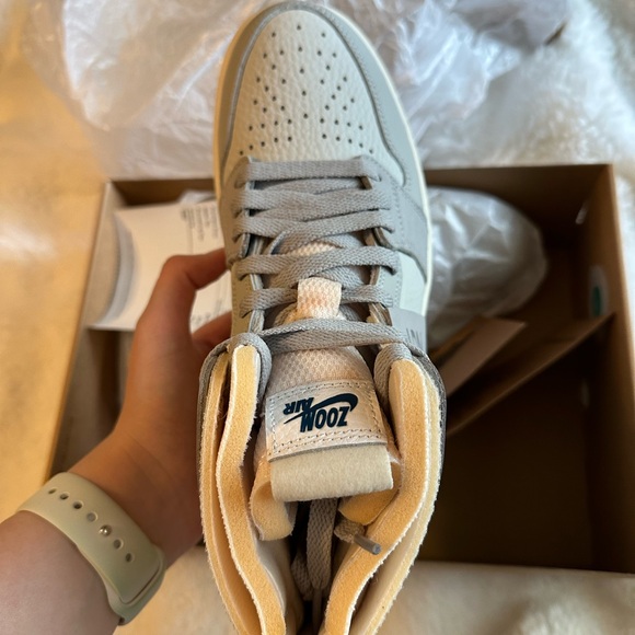 Air Jordan 1 - Picture 4 of 7